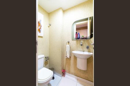 Apartamento à venda com 147m², 3 quartos e 2 vagas Apartamento à venda com 147m², 3 quartos e 2 vagasLavabo