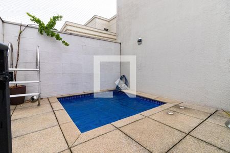Apartamento à venda com 147m², 3 quartos e 2 vagas Apartamento à venda com 147m², 3 quartos e 2 vagasÁrea comum - Piscina