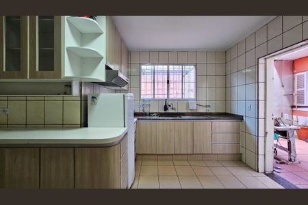 Casa para alugar com 221m², 2 quartos e 2 vagasCozinha