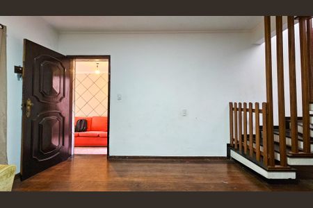 Casa para alugar com 221m², 2 quartos e 2 vagasSala