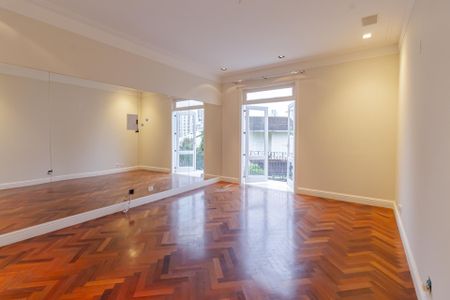 Casa para alugar com 392m², 5 quartos e 4 vagas Casa para alugar com 392m², 5 quartos e 4 vagasQuarto 1