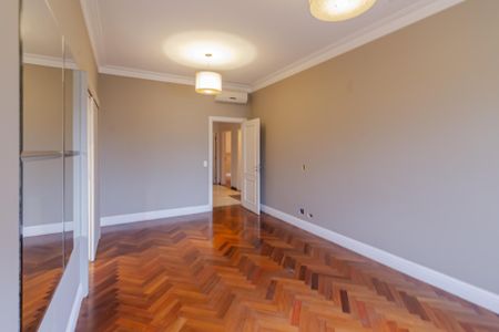 Casa para alugar com 392m², 5 quartos e 4 vagas Casa para alugar com 392m², 5 quartos e 4 vagasSuíte 1