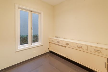 Casa para alugar com 392m², 5 quartos e 4 vagas Casa para alugar com 392m², 5 quartos e 4 vagasCozinha