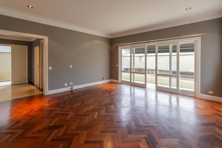 Casa para alugar com 392m², 5 quartos e 4 vagas Casa para alugar com 392m², 5 quartos e 4 vagasSala