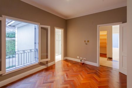 Casa para alugar com 392m², 5 quartos e 4 vagas Casa para alugar com 392m², 5 quartos e 4 vagasSuíte 3