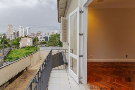 Casa para alugar com 392m², 5 quartos e 4 vagas Casa para alugar com 392m², 5 quartos e 4 vagasSacada do Quarto 1