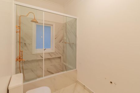 Casa para alugar com 392m², 5 quartos e 4 vagas Casa para alugar com 392m², 5 quartos e 4 vagasBanheiro Social