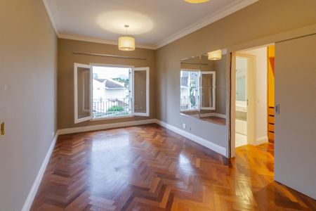 Casa para alugar com 392m², 5 quartos e 4 vagas Casa para alugar com 392m², 5 quartos e 4 vagasSuíte 1