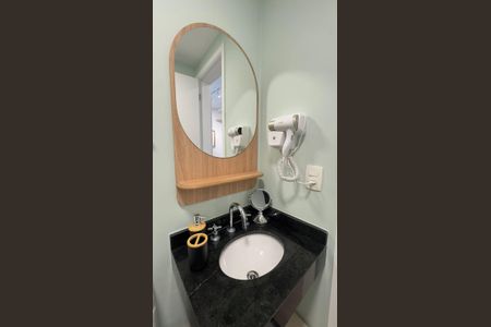 Banheiro de kitnet/studio à venda com 1 quarto, 28m² em Perdizes, São Paulo