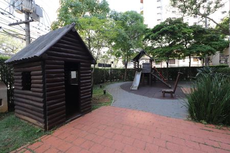 Apartamento para alugar com 105m², 2 quartos e 2 vagasÁrea comum - Playground