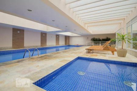 Apartamento para alugar com 105m², 2 quartos e 2 vagas Apartamento para alugar com 105m², 2 quartos e 2 vagasÁrea comum - Piscina