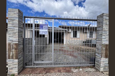 Casa à venda com 110m², 3 quartos e 2 vagas Casa à venda com 110m², 3 quartos e 2 vagasFachada