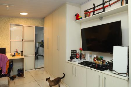 Casa à venda com 200m², 3 quartos e 2 vagasSuíte