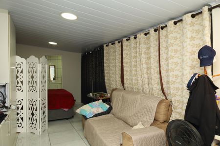 Casa à venda com 200m², 3 quartos e 2 vagasSuíte