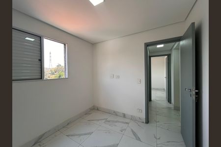 Quarto 1 de apartamento para alugar com 2 quartos, 48m² em Jardim Regina, São Paulo