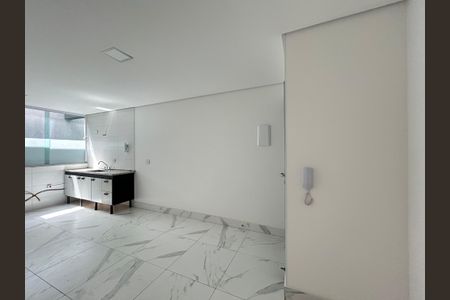 Sala de apartamento para alugar com 2 quartos, 48m² em Jardim Regina, São Paulo