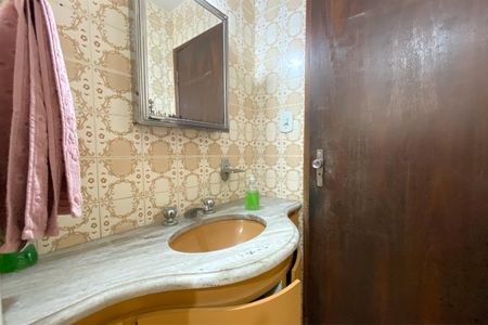 Casa à venda com 315m², 4 quartos e 4 vagas Casa à venda com 315m², 4 quartos e 4 vagasBanheiro