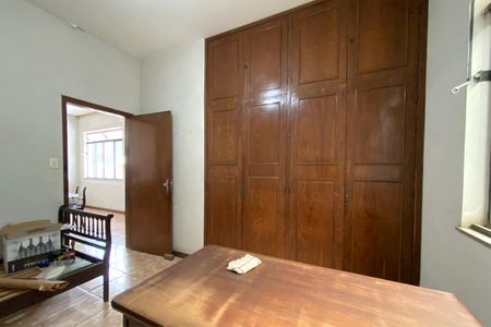 Casa à venda com 315m², 4 quartos e 4 vagas Casa à venda com 315m², 4 quartos e 4 vagasQuarto 1
