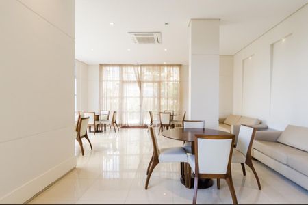 Apartamento à venda com 192m², 3 quartos e 3 vagas Apartamento à venda com 192m², 3 quartos e 3 vagasÁrea comum - Salão de festas