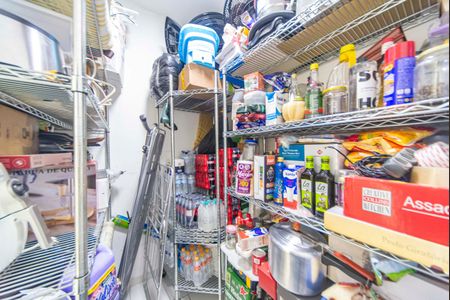 Apartamento à venda com 192m², 3 quartos e 3 vagas Apartamento à venda com 192m², 3 quartos e 3 vagasDespensa