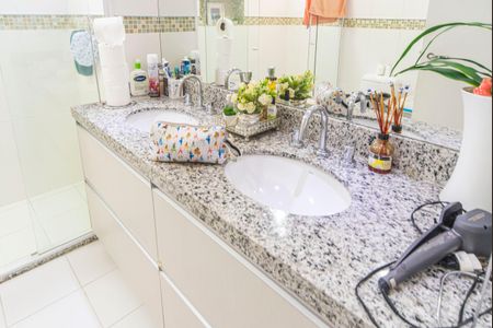 Apartamento à venda com 192m², 3 quartos e 3 vagas Apartamento à venda com 192m², 3 quartos e 3 vagasBanheiro da Suíte 3