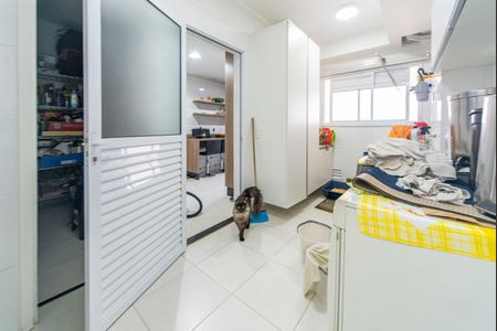 Apartamento à venda com 192m², 3 quartos e 3 vagas Apartamento à venda com 192m², 3 quartos e 3 vagasÁrea de Serviço