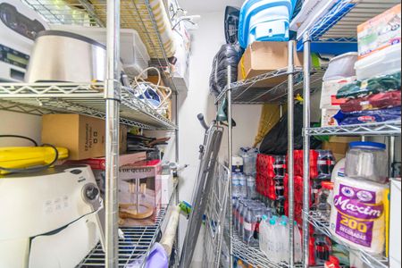 Apartamento à venda com 192m², 3 quartos e 3 vagas Apartamento à venda com 192m², 3 quartos e 3 vagasDespensa