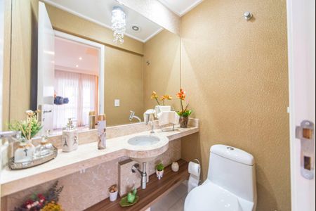 Apartamento à venda com 192m², 3 quartos e 3 vagas Apartamento à venda com 192m², 3 quartos e 3 vagasLavabo