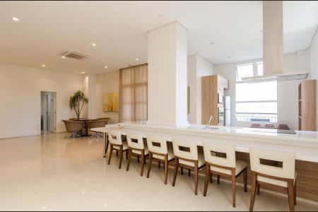Apartamento à venda com 192m², 3 quartos e 3 vagas Apartamento à venda com 192m², 3 quartos e 3 vagasÁrea comum - Salão de festas
