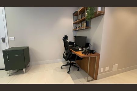 Apartamento à venda com 95m², 2 quartos e 2 vagas Apartamento à venda com 95m², 2 quartos e 2 vagasEscritório