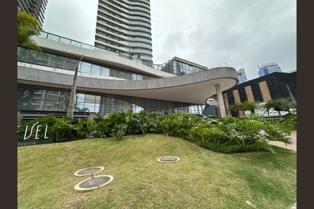 Apartamento à venda com 95m², 2 quartos e 2 vagas Apartamento à venda com 95m², 2 quartos e 2 vagasFachada e portaria