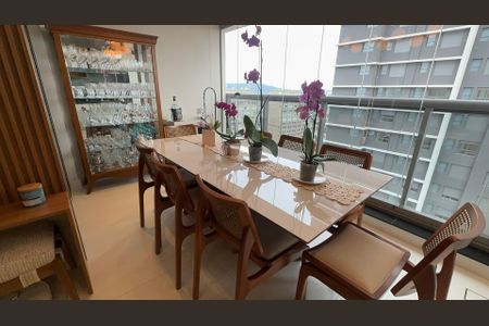 Apartamento à venda com 95m², 2 quartos e 2 vagas Apartamento à venda com 95m², 2 quartos e 2 vagasSala de Jantar