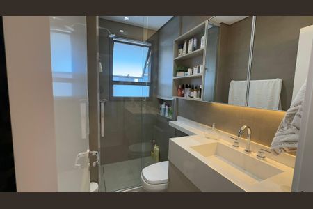 Apartamento à venda com 95m², 2 quartos e 2 vagas Apartamento à venda com 95m², 2 quartos e 2 vagasBanheiro da Suíte 1