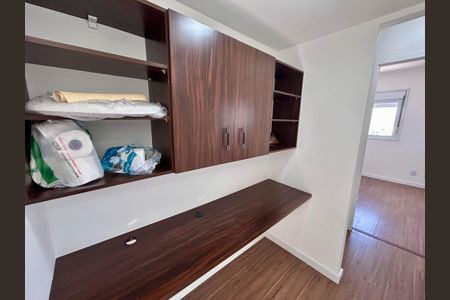 Apartamento à venda com 82m², 2 quartos e 1 vaga Apartamento à venda com 82m², 2 quartos e 1 vagaEscritório