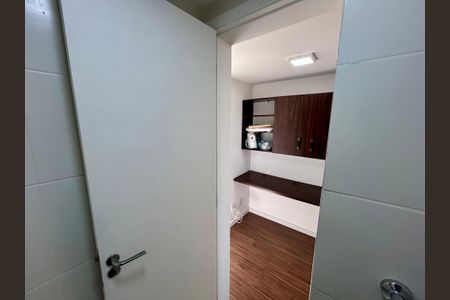 Apartamento à venda com 82m², 2 quartos e 1 vaga Apartamento à venda com 82m², 2 quartos e 1 vagaBanheiro 2