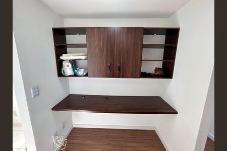 Apartamento à venda com 82m², 2 quartos e 1 vaga Apartamento à venda com 82m², 2 quartos e 1 vagaEscritório