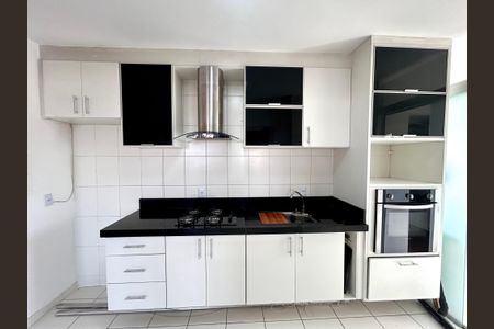 Apartamento à venda com 82m², 2 quartos e 1 vaga Apartamento à venda com 82m², 2 quartos e 1 vagaCozinha