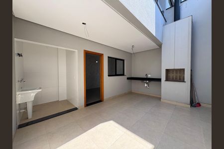 Casa à venda com 136m², 3 quartos e 2 vagas Casa à venda com 136m², 3 quartos e 2 vagasÁrea gourmet