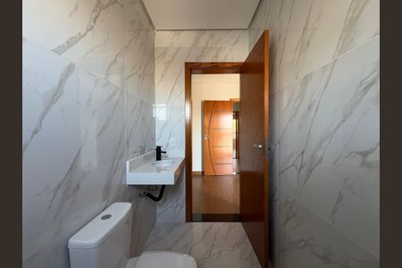 Casa à venda com 136m², 3 quartos e 2 vagas Casa à venda com 136m², 3 quartos e 2 vagasBanheiro da suíte 3