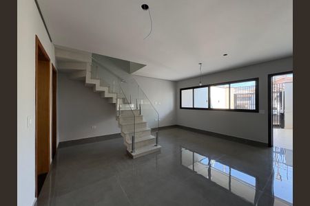 Sala de casa para alugar com 3 quartos, 136m² em Vila Eldizia, Santo André