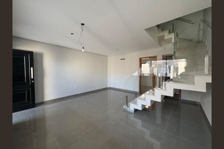 Casa à venda com 136m², 3 quartos e 2 vagas Casa à venda com 136m², 3 quartos e 2 vagasSala