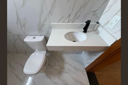 Casa à venda com 136m², 3 quartos e 2 vagas Casa à venda com 136m², 3 quartos e 2 vagasBanheiro da suíte 3