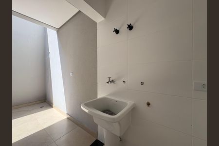 Casa à venda com 136m², 3 quartos e 2 vagas Casa à venda com 136m², 3 quartos e 2 vagasLavanderia