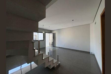Sala de casa para alugar com 3 quartos, 136m² em Vila Eldizia, Santo André