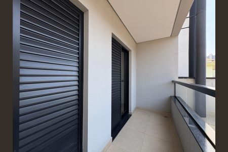 Casa à venda com 136m², 3 quartos e 2 vagas Casa à venda com 136m², 3 quartos e 2 vagasSacada Suíte 1