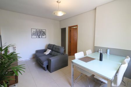 Casa à venda com 125m², 2 quartos e 2 vagasSala