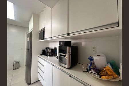 Apartamento à venda com 84m², 3 quartos e 2 vagasCozinha