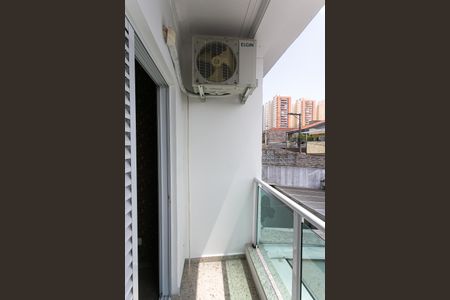 Casa à venda com 150m², 4 quartos e 2 vagas Casa à venda com 150m², 4 quartos e 2 vagasVaranda da Suíte