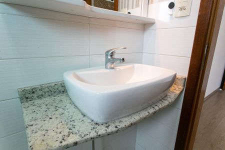 Casa à venda com 150m², 4 quartos e 2 vagas Casa à venda com 150m², 4 quartos e 2 vagasBanheiro da Suíte