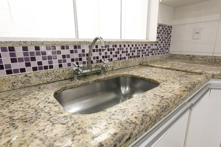 Casa à venda com 150m², 4 quartos e 2 vagas Casa à venda com 150m², 4 quartos e 2 vagasCozinha